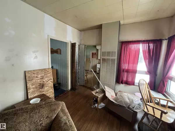 Morinville, AB T8R 1A9,10308 103 ST