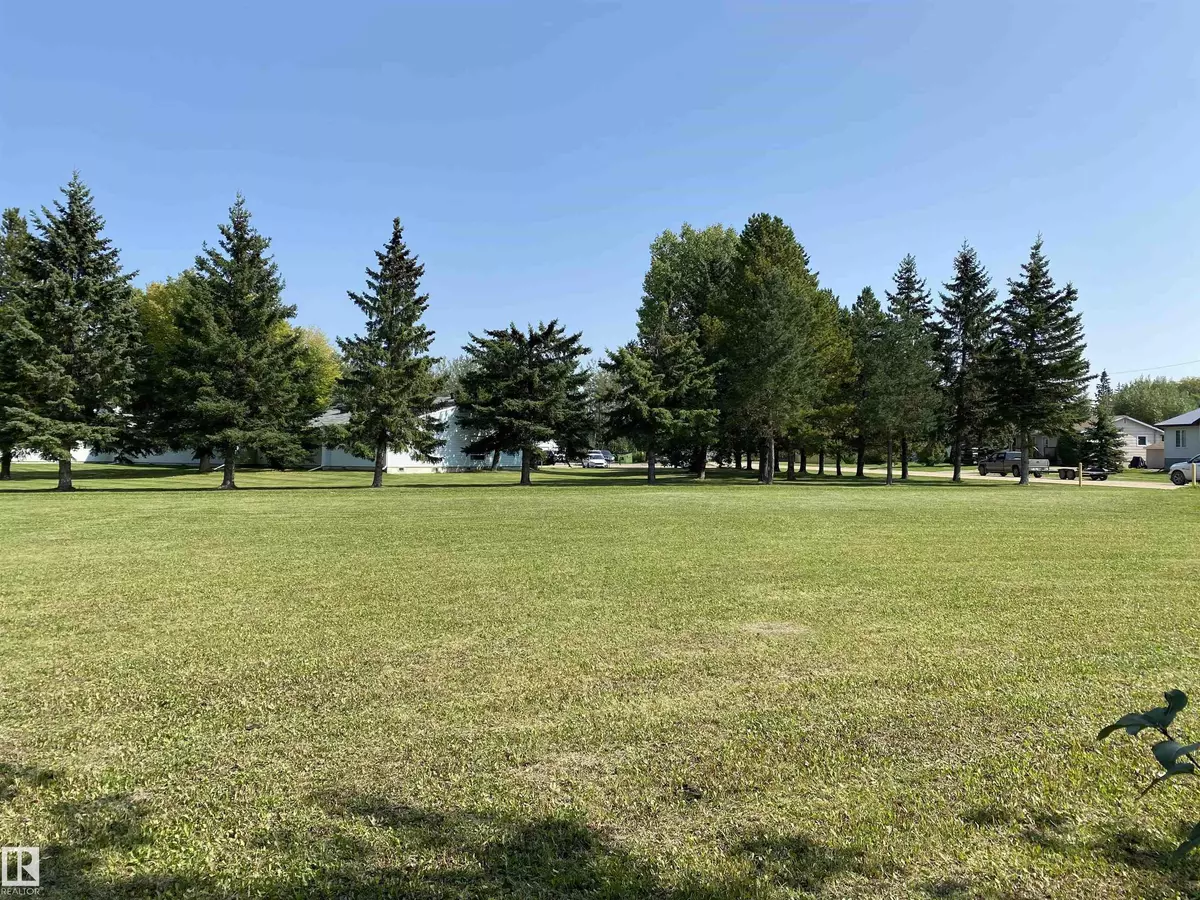 Warburg, AB T0C 2T0,103 Woodlands DR