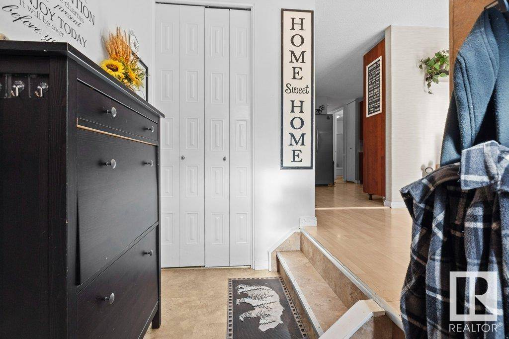 Spruce Grove, AB T7X 1W4,8 WESTGLEN CR