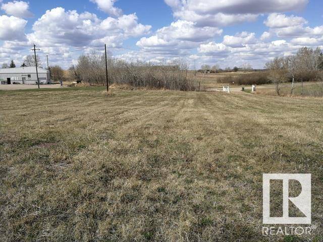 5620 55 AV, Tofield, AB T0B 4J0