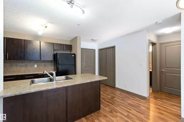 Edmonton, AB T6W 0J4,#104 103 ambleside DR SW