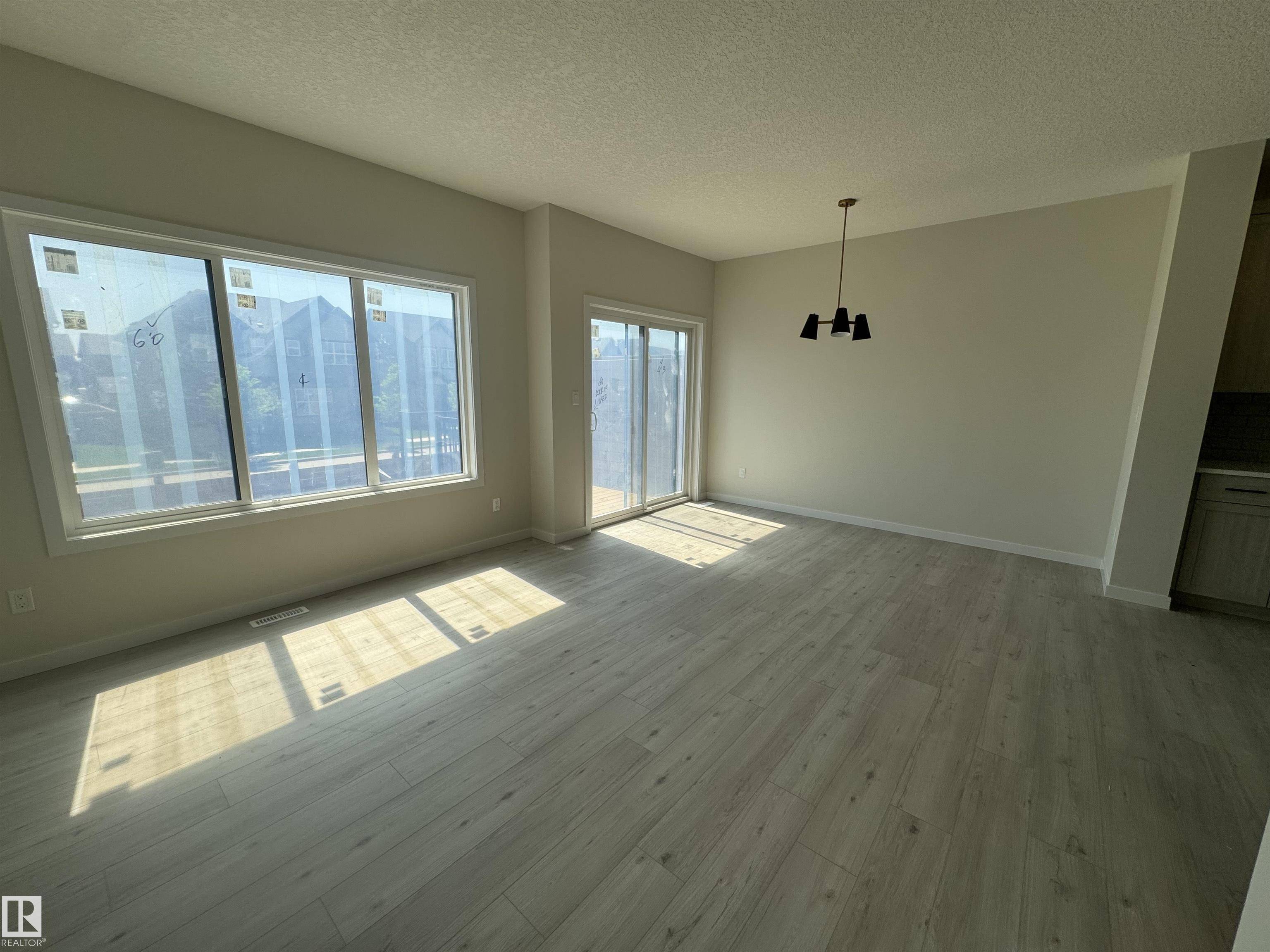Edmonton, AB T6M 1J8,8909 Elves LO NW NW