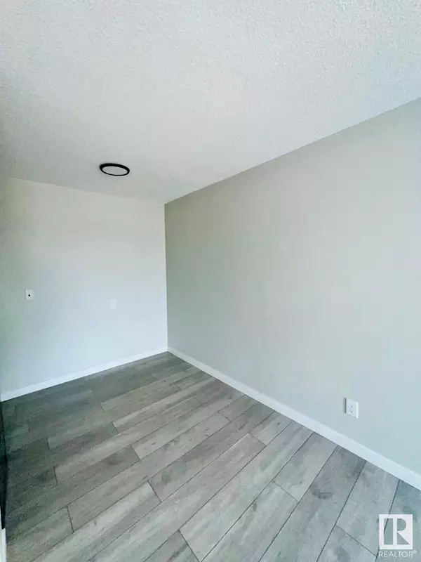 Edmonton, AB T5A 1C2,#37 13230 FORT RD NW