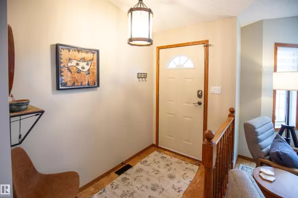 Sherwood Park, AB T8A 5P3,52 Calico DR