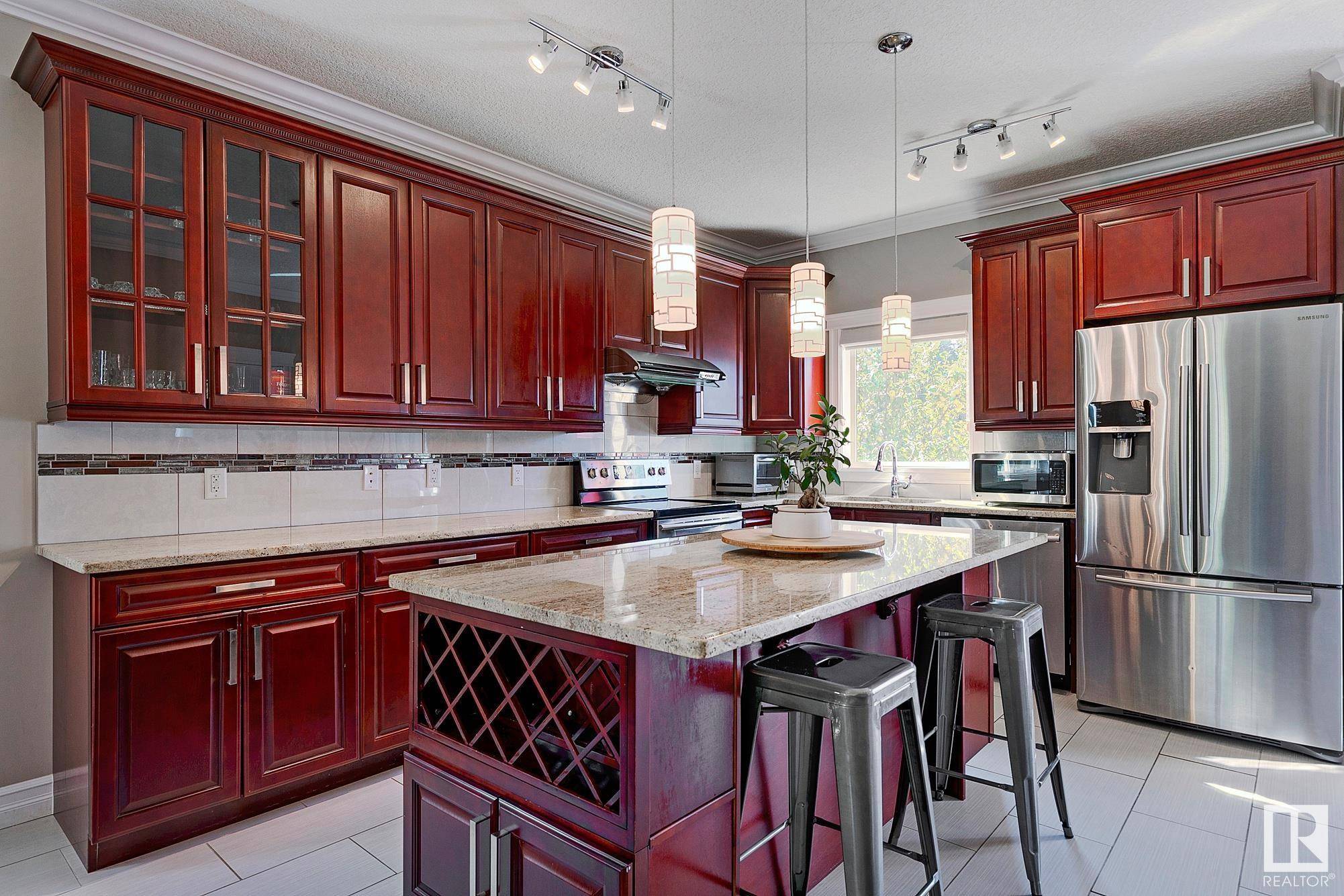 Edmonton, AB T6G 0M5,11125 78 AV NW