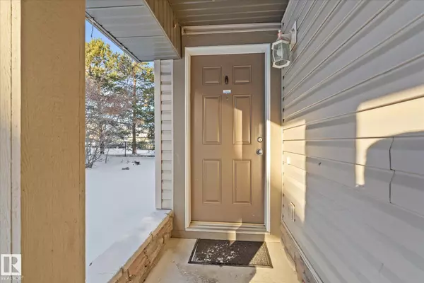 Edmonton, AB T6W 1X4,#29 12050 17 AV SW