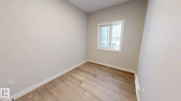 Drayton Valley, AB T7A 1G3,4220 41B AV