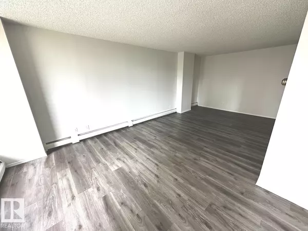 Edmonton, AB T5H 4C6,#906 8340 JASPER AV NW