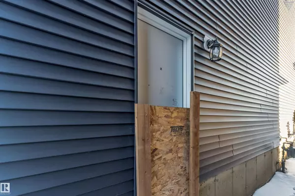 Edmonton, AB T5S 2B9,822 Northern Harrier LN NW