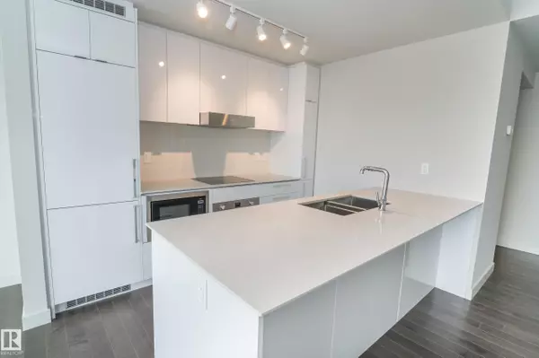 Edmonton, AB T5J 0K6,#2612 10360 102 ST NW