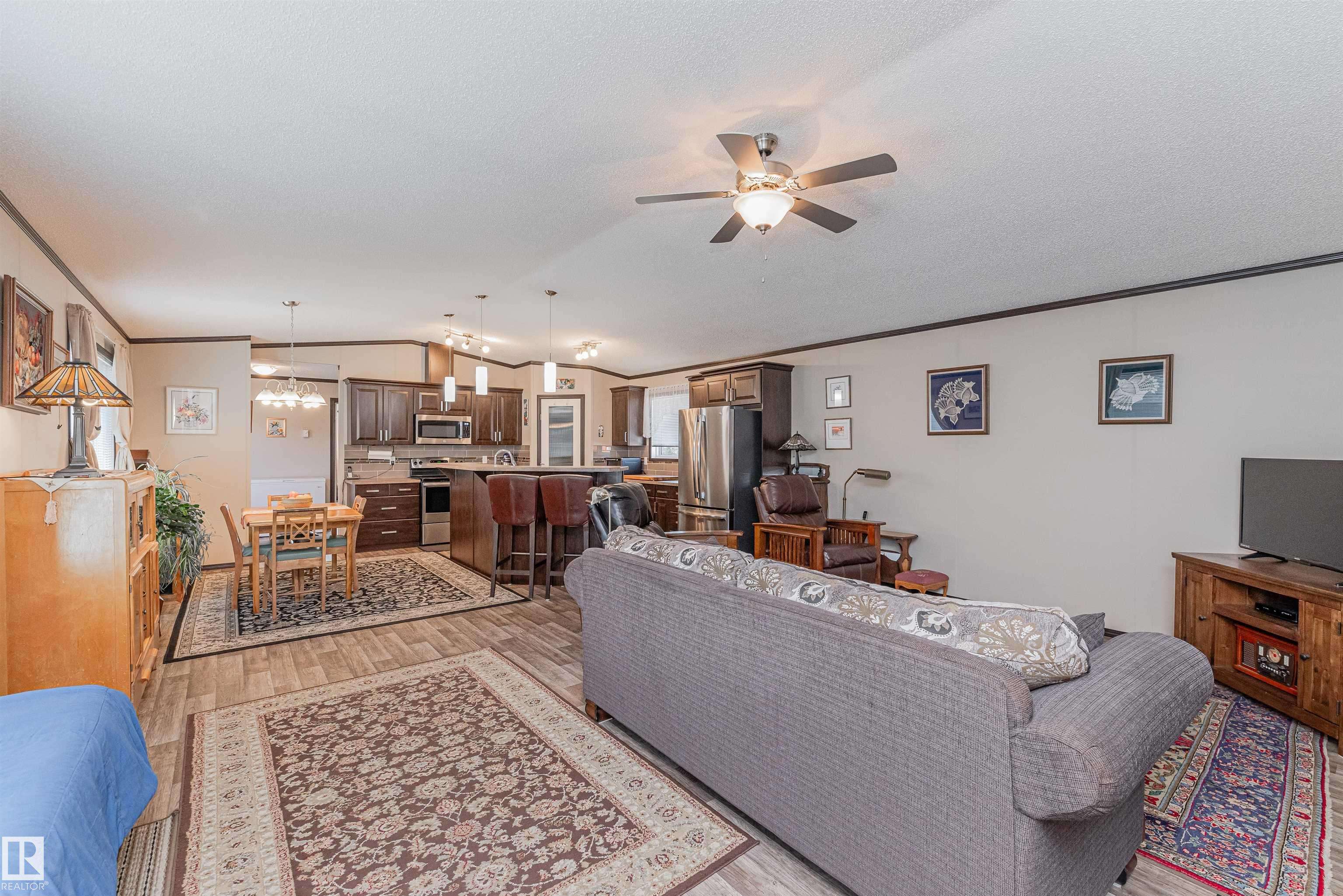 Morinville, AB T8R 2P7,13 Laurel DR