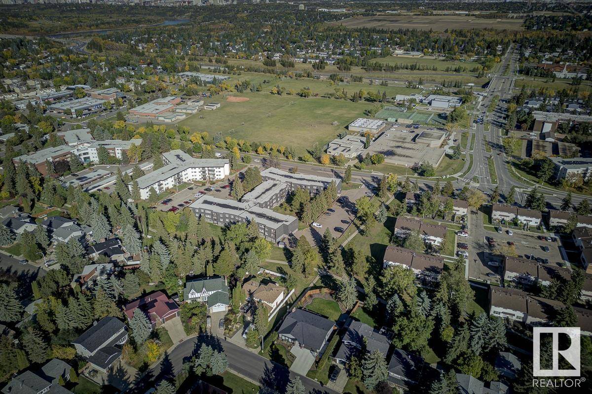 Edmonton, AB T6H 5P3,5108 154 ST NW NW