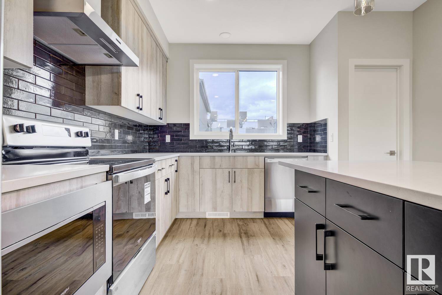 Edmonton, AB T5G 2Z4,8063 Cedric Mah RD NW