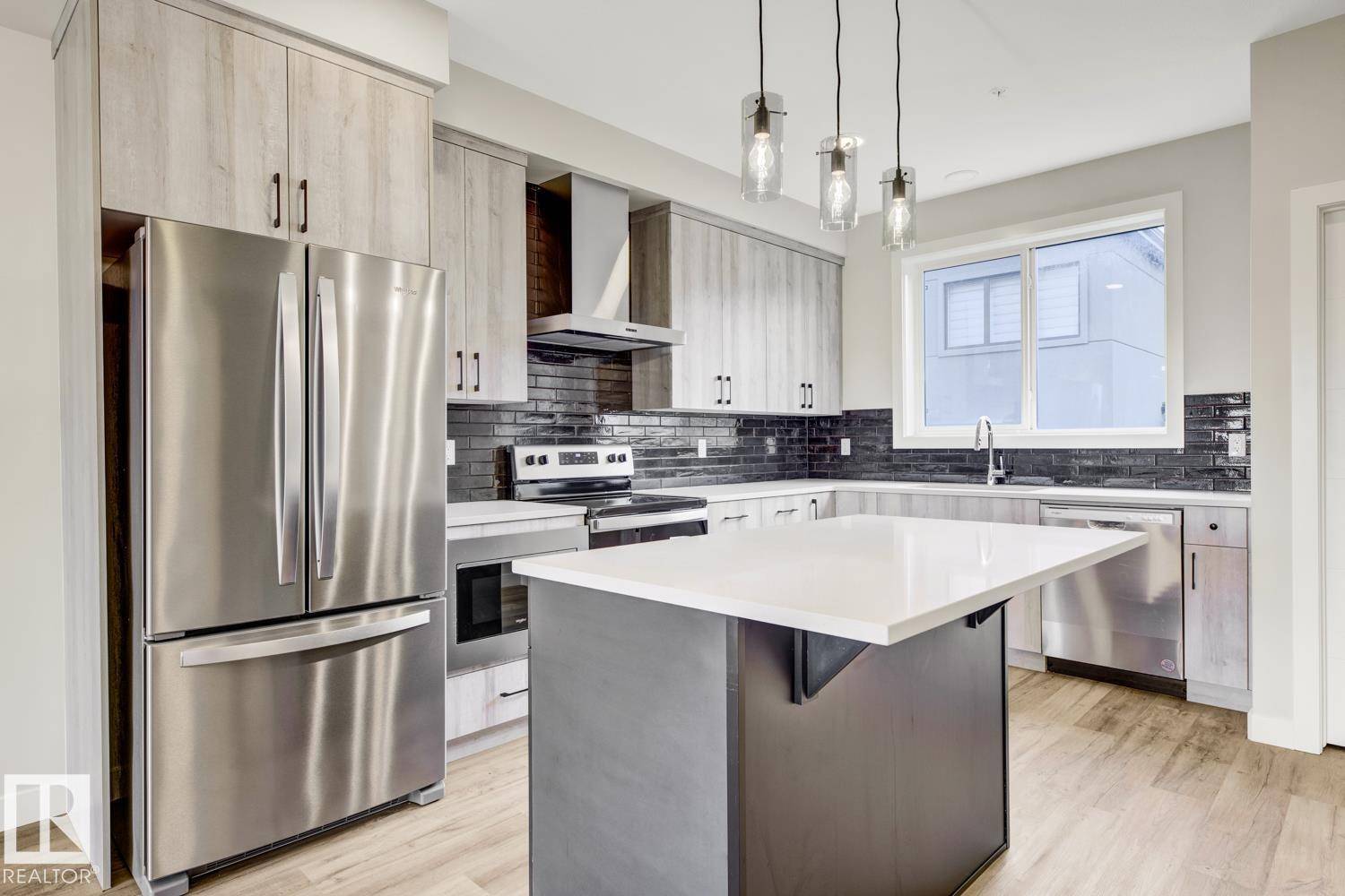 Edmonton, AB T5G 2Z4,8063 Cedric Mah RD NW