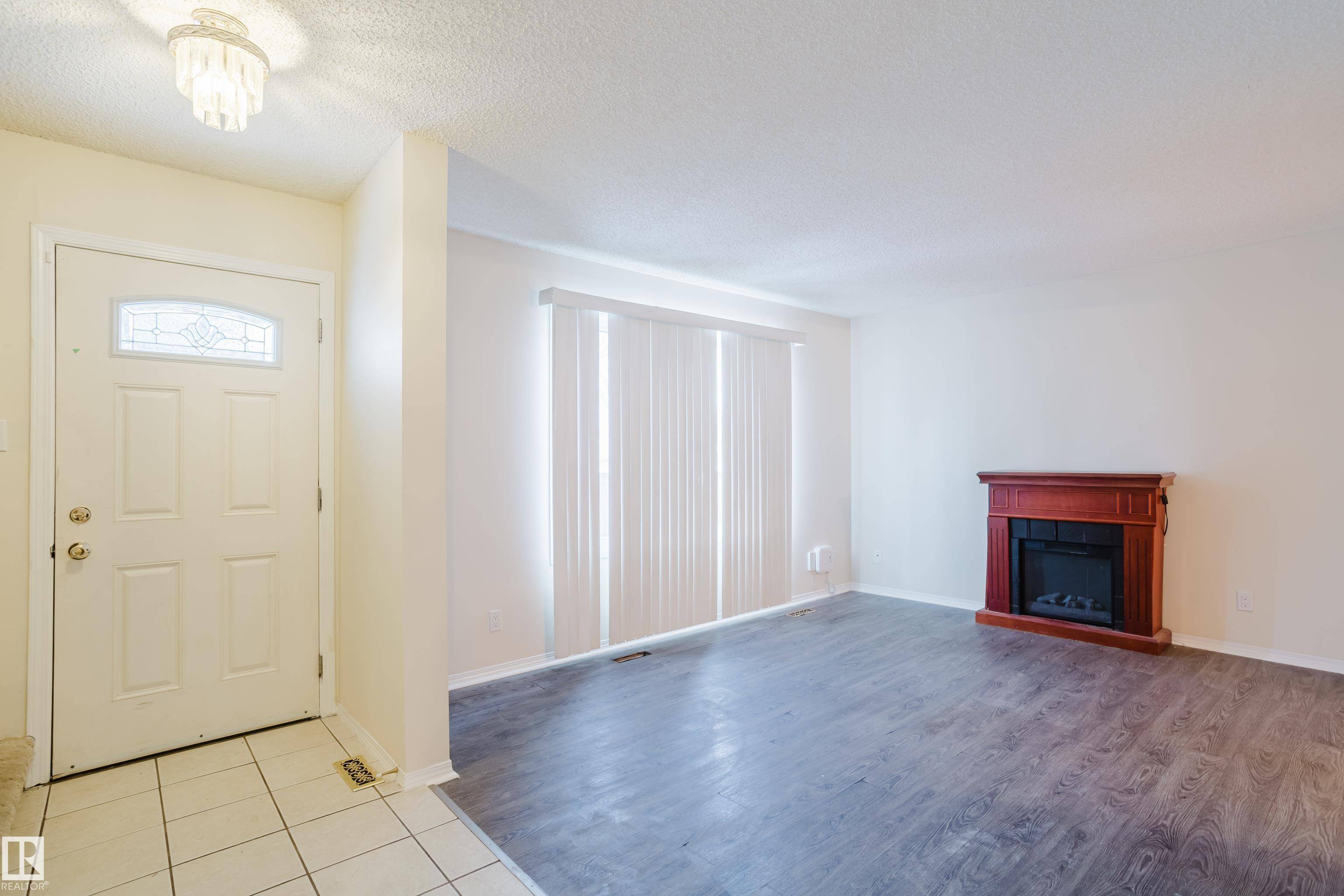 Edmonton, AB T5T 0R1,102 PRIMROSE GARDENS NW