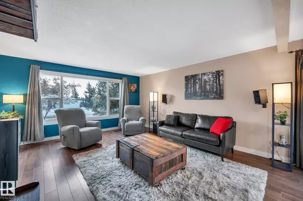 Edmonton, AB T6C 2N6,7616 141 AV NW