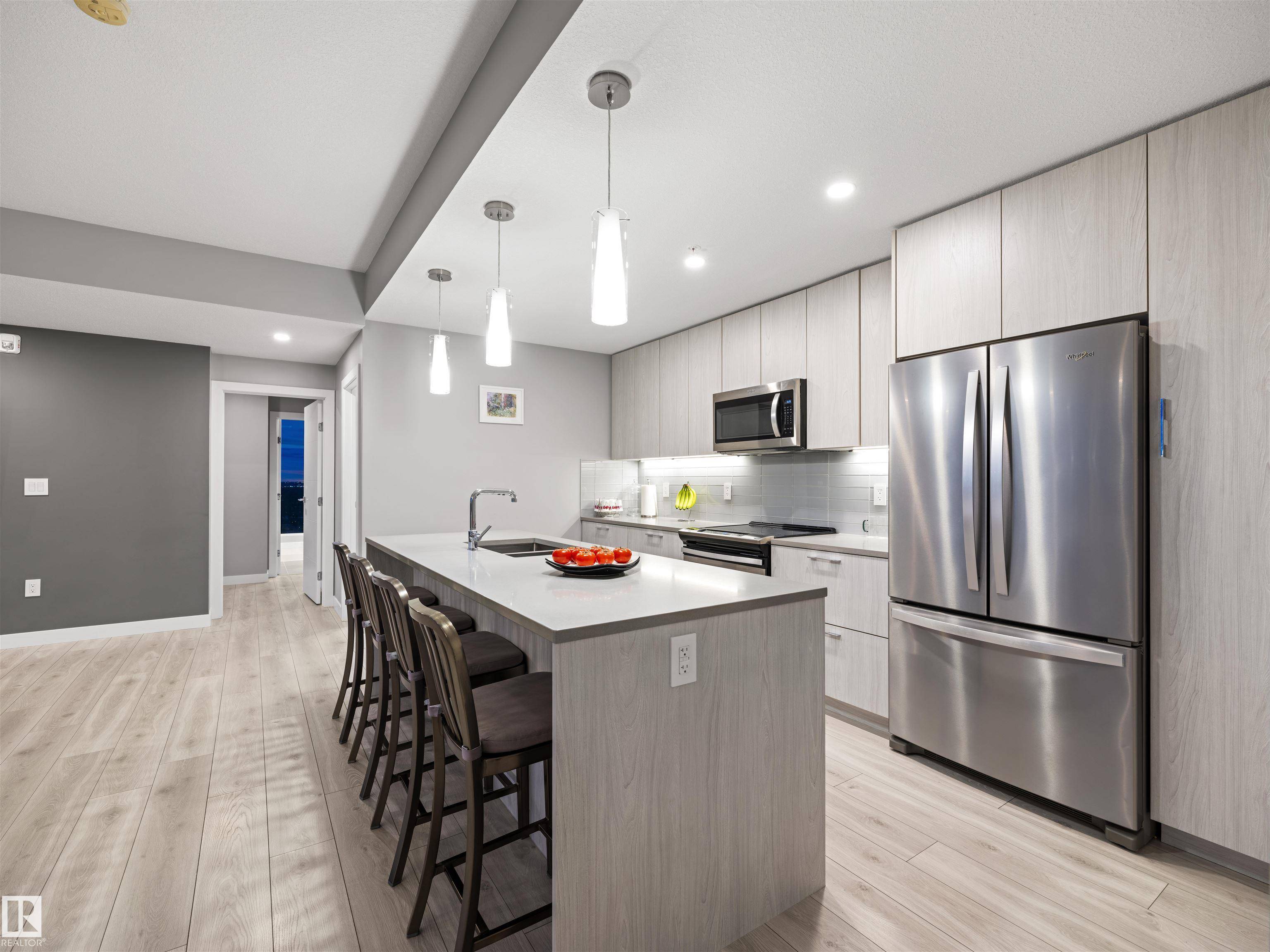 Edmonton, AB T5J 0L1,#3200 10180 103 ST NW