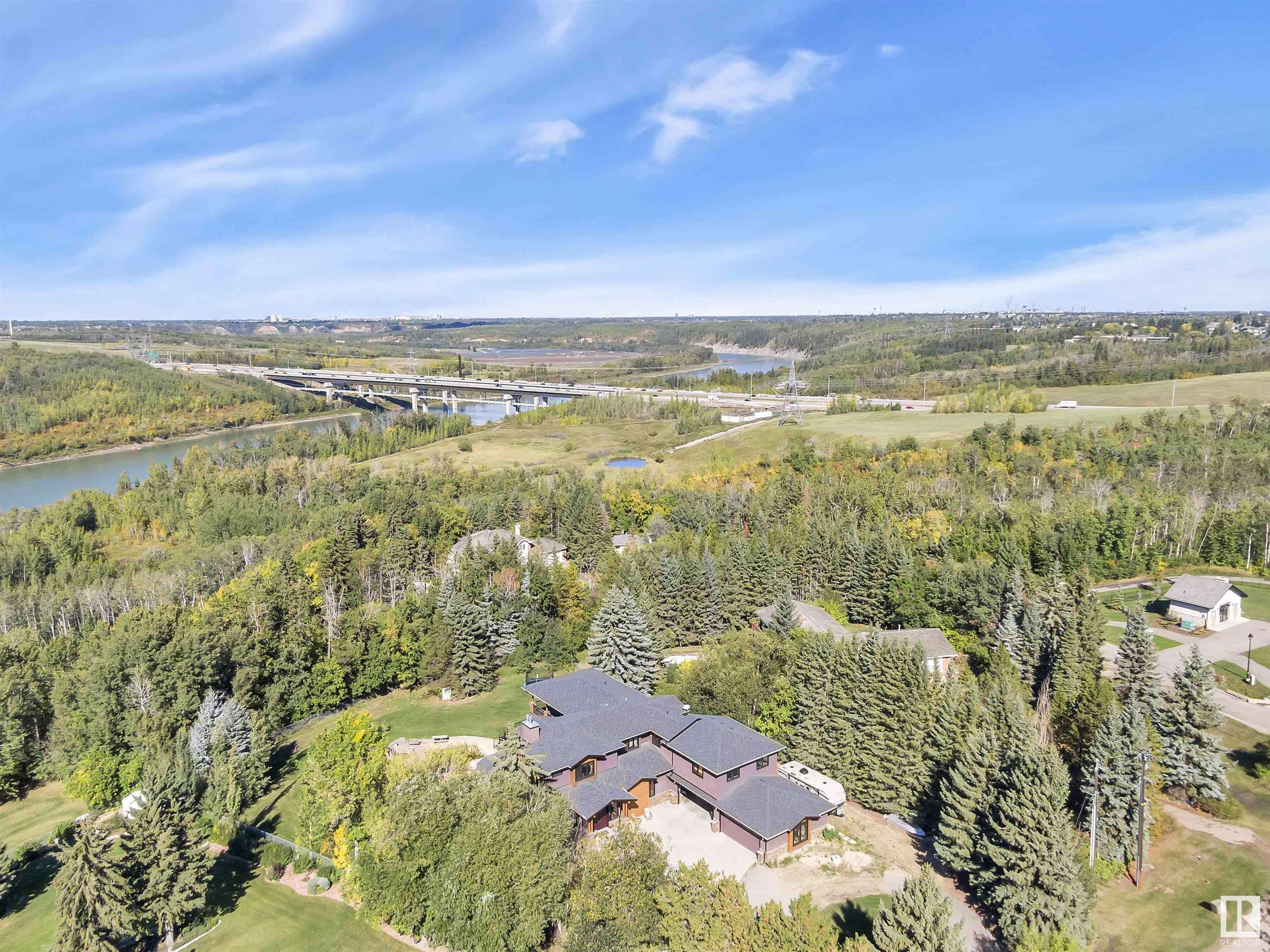 Edmonton, AB T6W 0S3,148 WINDERMERE CR NW