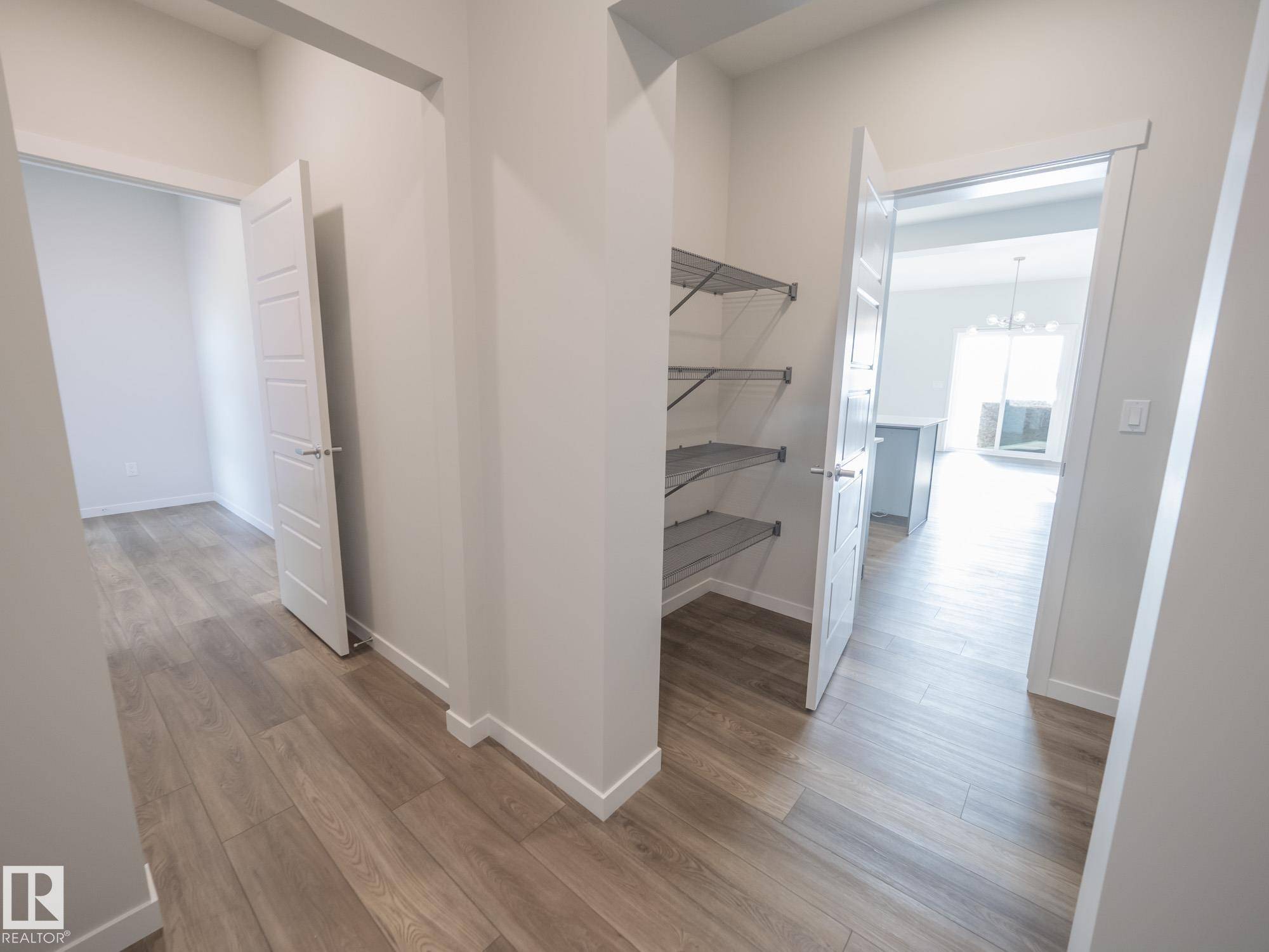 Edmonton, AB T6M 3B7,2260 194 ST NW
