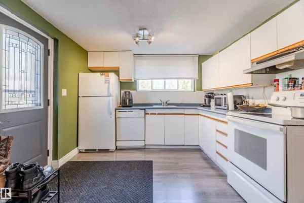 Cardiff, AB T8R 2G5,410 Main ST