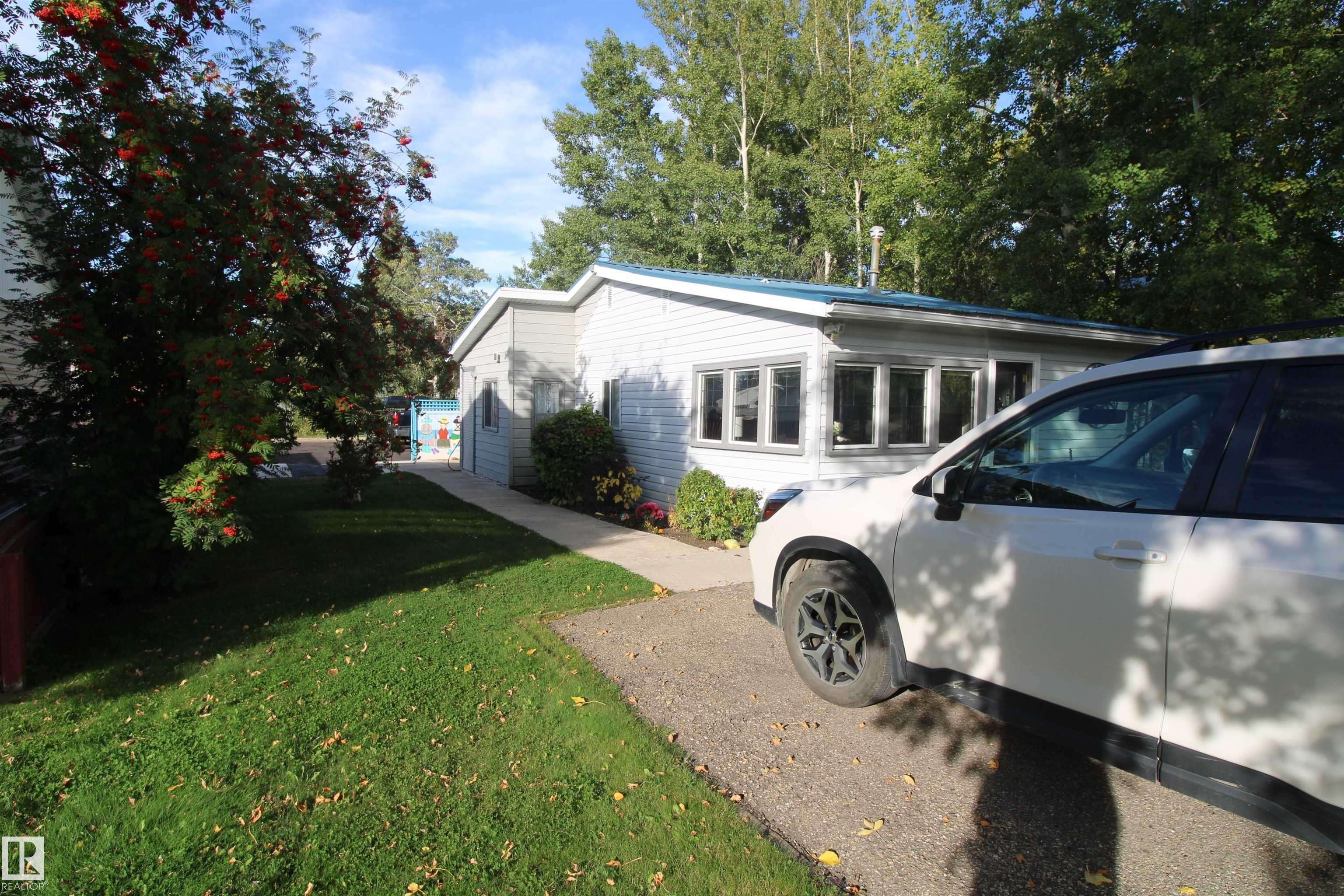 Rural Lac Ste. Anne County, AB T0E 0A0,4723 45 ST