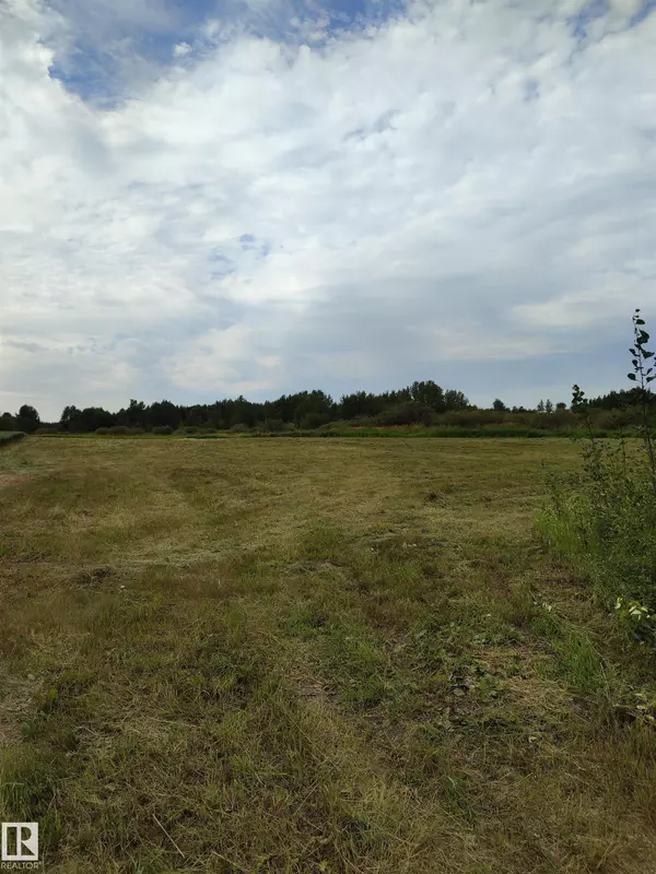 Rural Lac Ste. Anne County, AB T0E 1V0,HWY 633 RR21