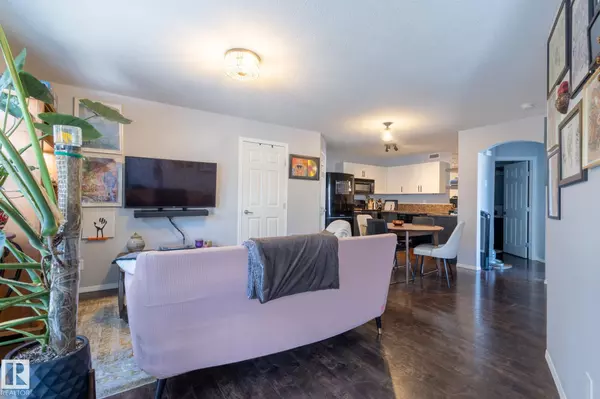 Edmonton, AB T6X 1M4,#18 150 Edwards DR SW