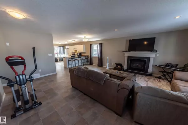 Rural Lac Ste. Anne County, AB T0E 0A0,5719 Ste Anne TR