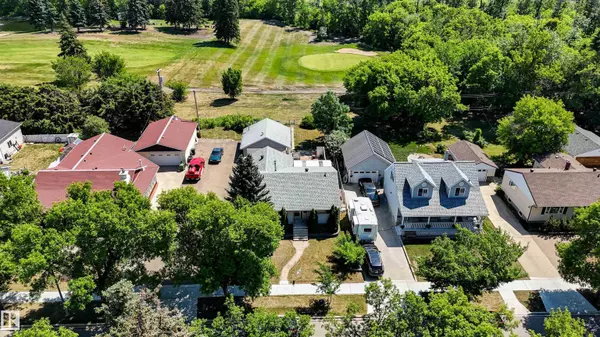 Fort Saskatchewan, AB T8L 2K9,19 LOWE AV