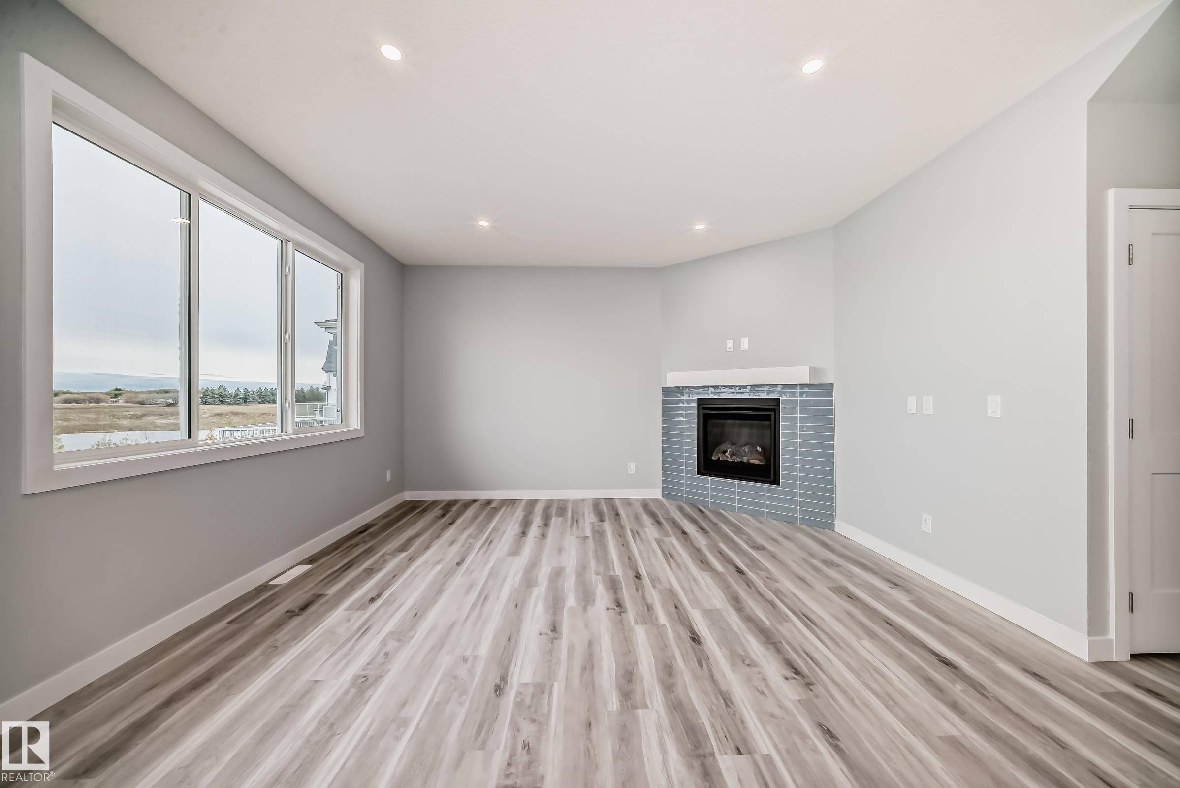 Morinville, AB T8R 2R4,10238 92A AV
