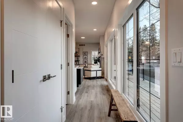 Edmonton, AB T5N 3P6,13538 STONY PLAIN RD NW