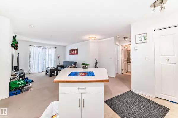 Edmonton, AB T5H 4L9,#112 16221 95 ST NW