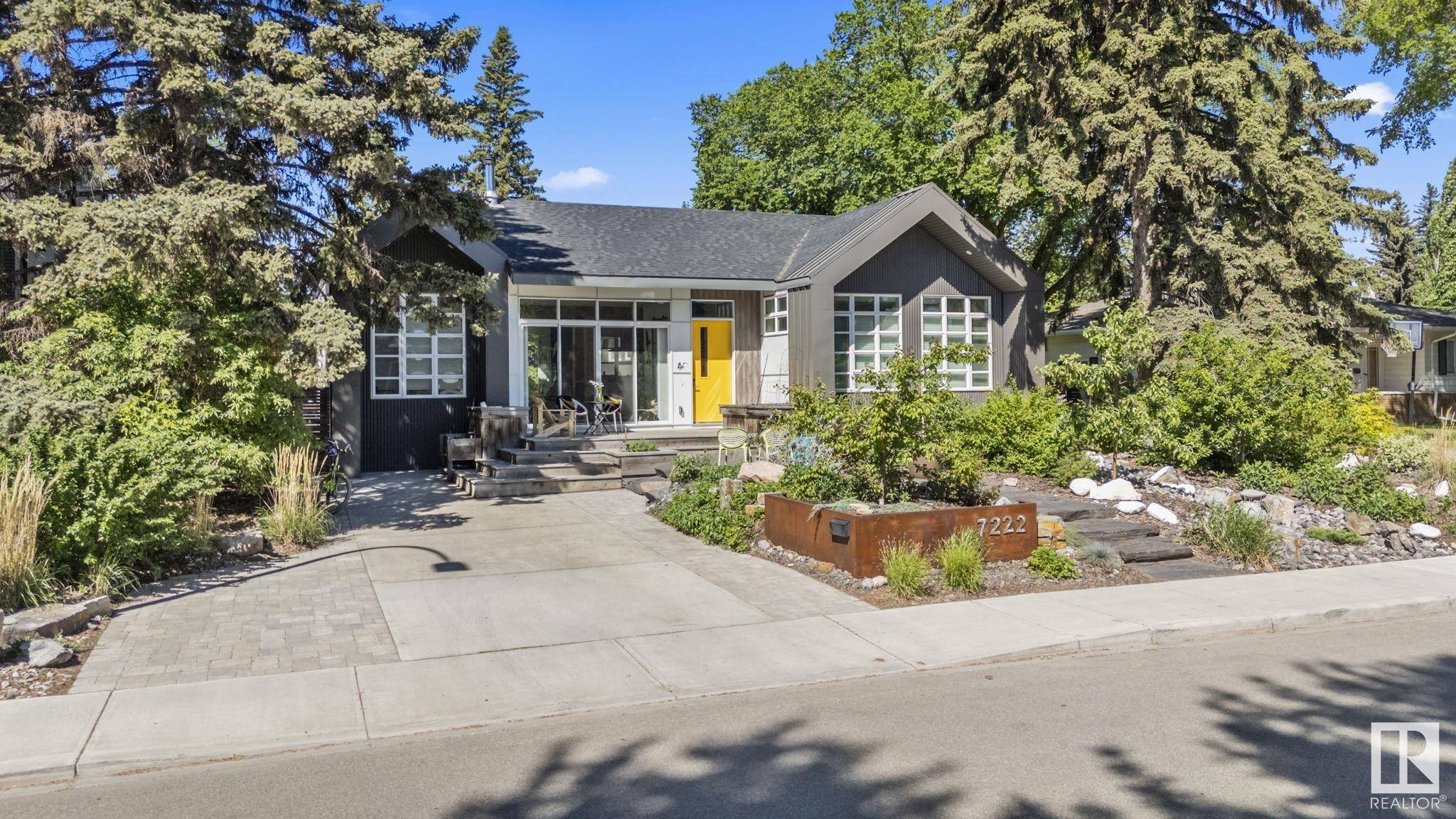 Edmonton, AB T6G 1V6,7222 119 ST NW