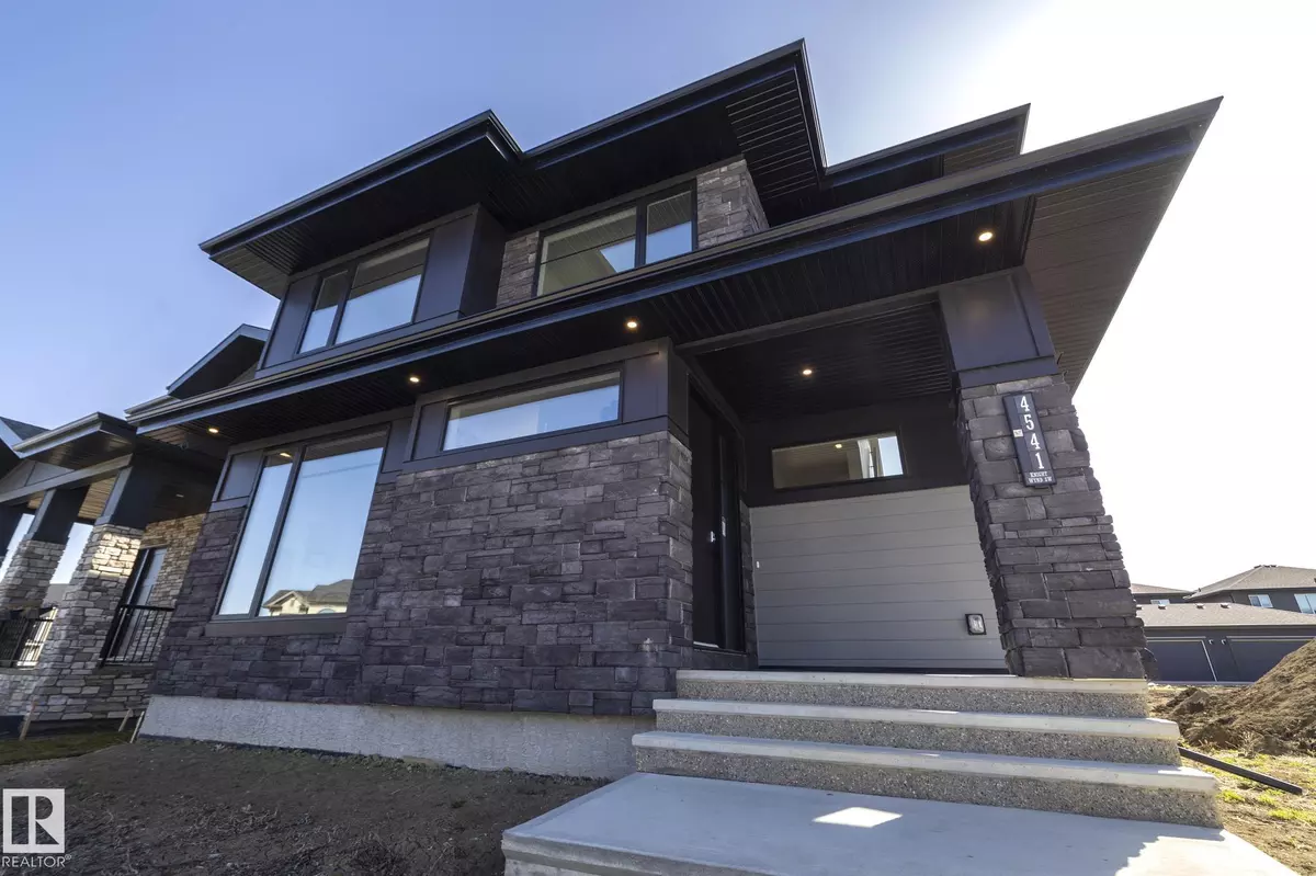 Edmonton, AB T6W 4B7,4541 KNIGHT WD SW