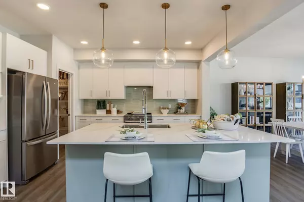 Edmonton, AB T6M 2C4,20711 24 AV NW