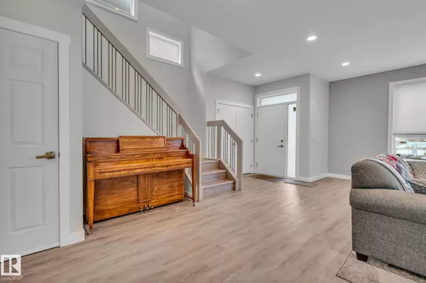 Edmonton, AB T5W 3J4,11828 52 ST NW