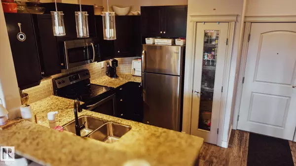 Edmonton, AB T6E 0B9,#340 10121 80 AV NW