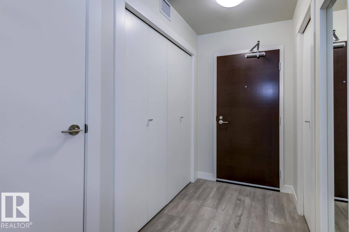 Edmonton, AB T5J 0E9,#1402 10410 102 AV NW