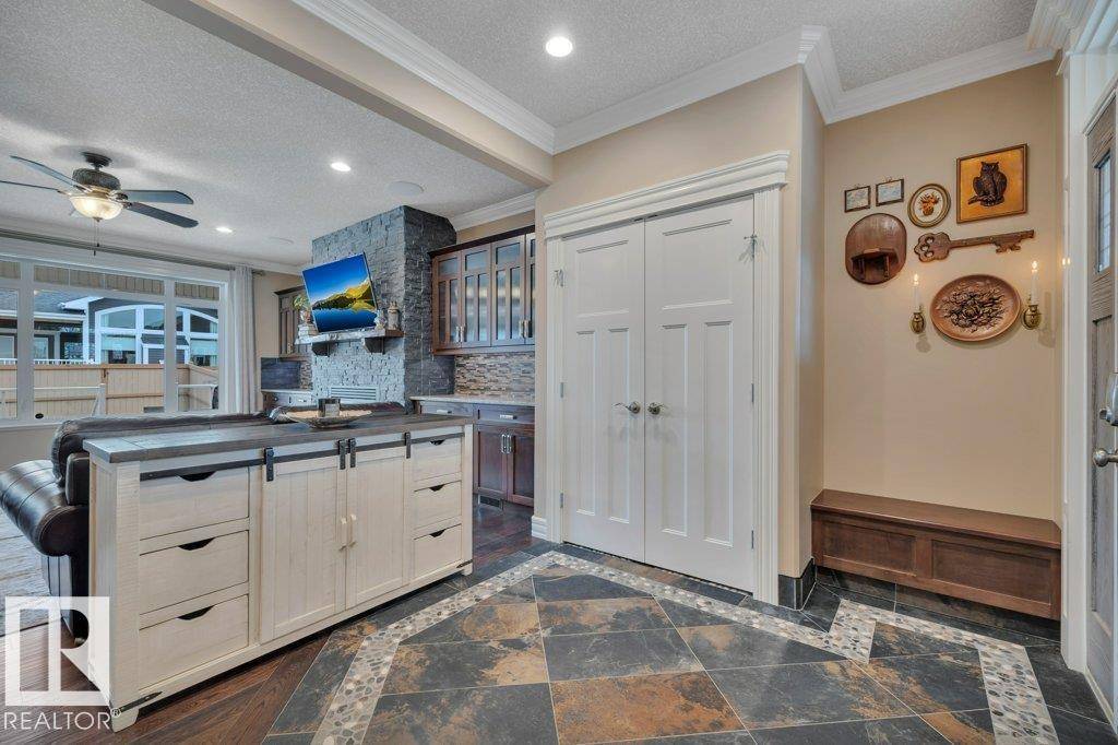 Leduc, AB T9E 0N8,6 WADE AV