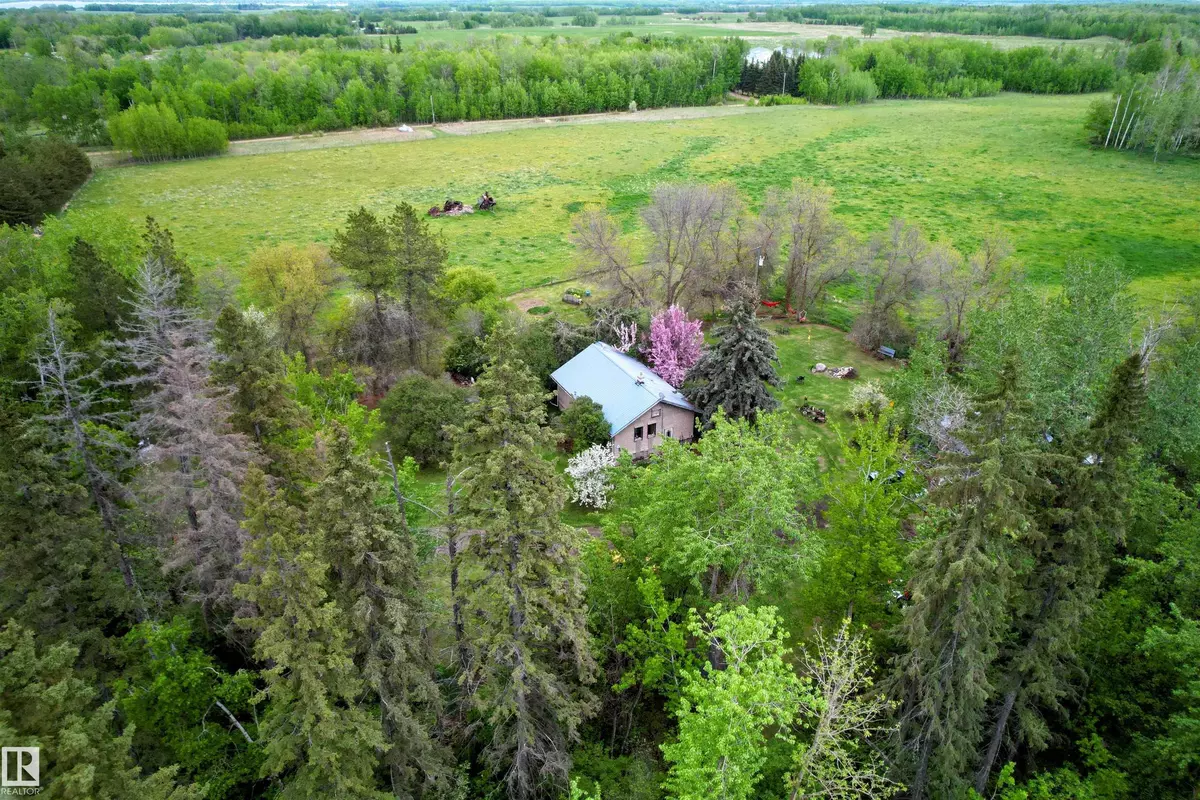 Rural Lac Ste. Anne County, AB T0E 0A1,4019 HWY 633