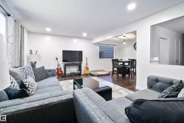 Edmonton, AB T5B 3R5,11615 88 ST NW