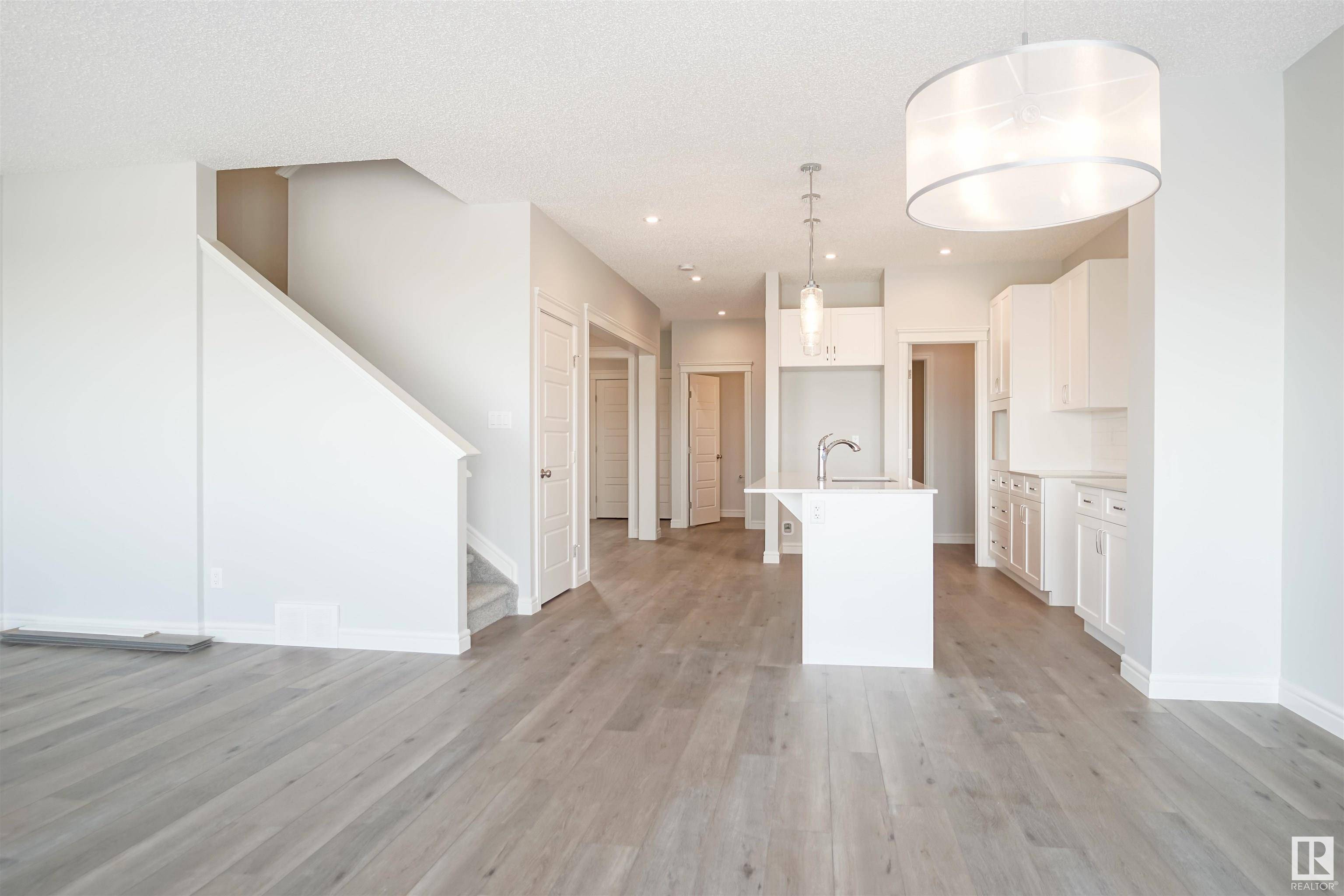 Fort Saskatchewan, AB T8L 0Y8,22 ENNS CO