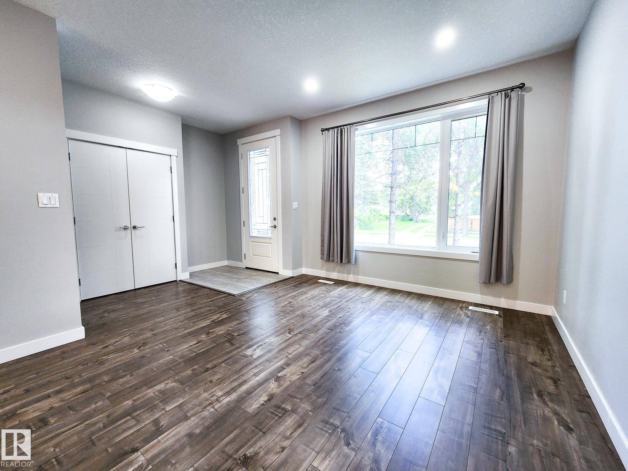 Edmonton, AB T5E 4M1,12852 103 ST NW