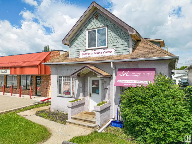 5028 50 AV, Lamont, AB T0B 2R0