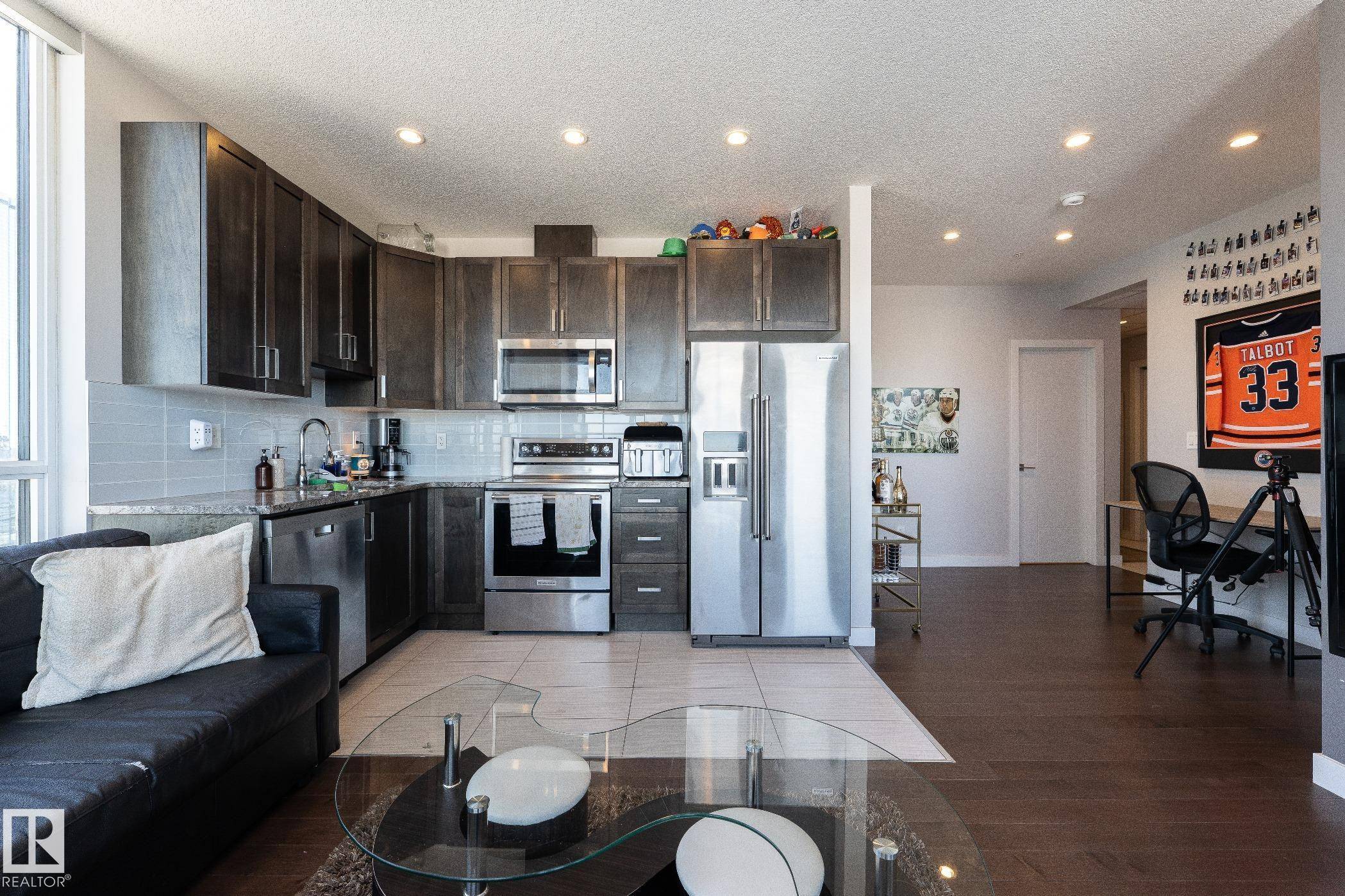 Edmonton, AB T5J 0G6,#2203 10238 103 ST NW