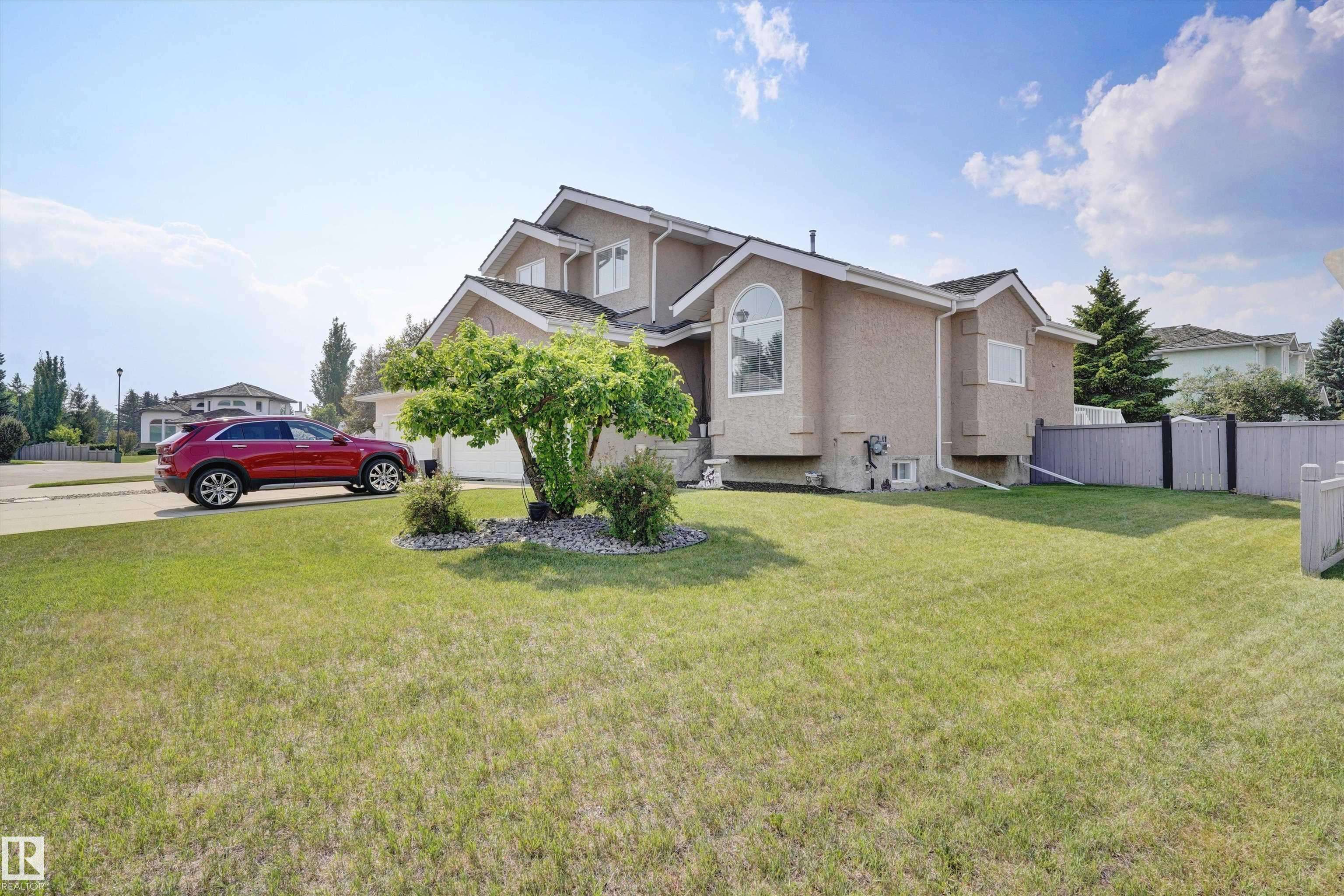 Fort Saskatchewan, AB T8L 3X8,23 RIVER GL