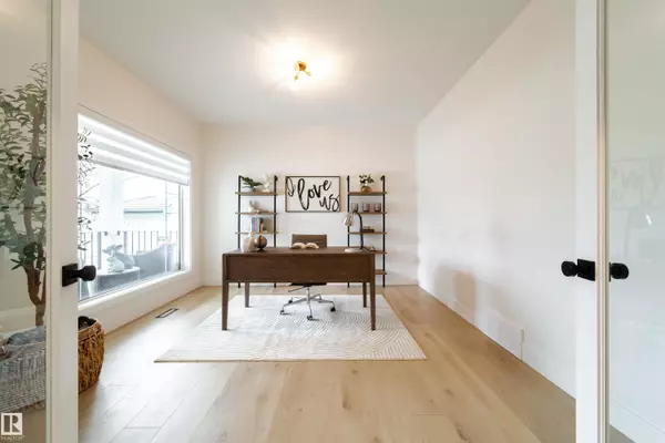 Edmonton, AB T6J 7B3,1332 116 ST NW