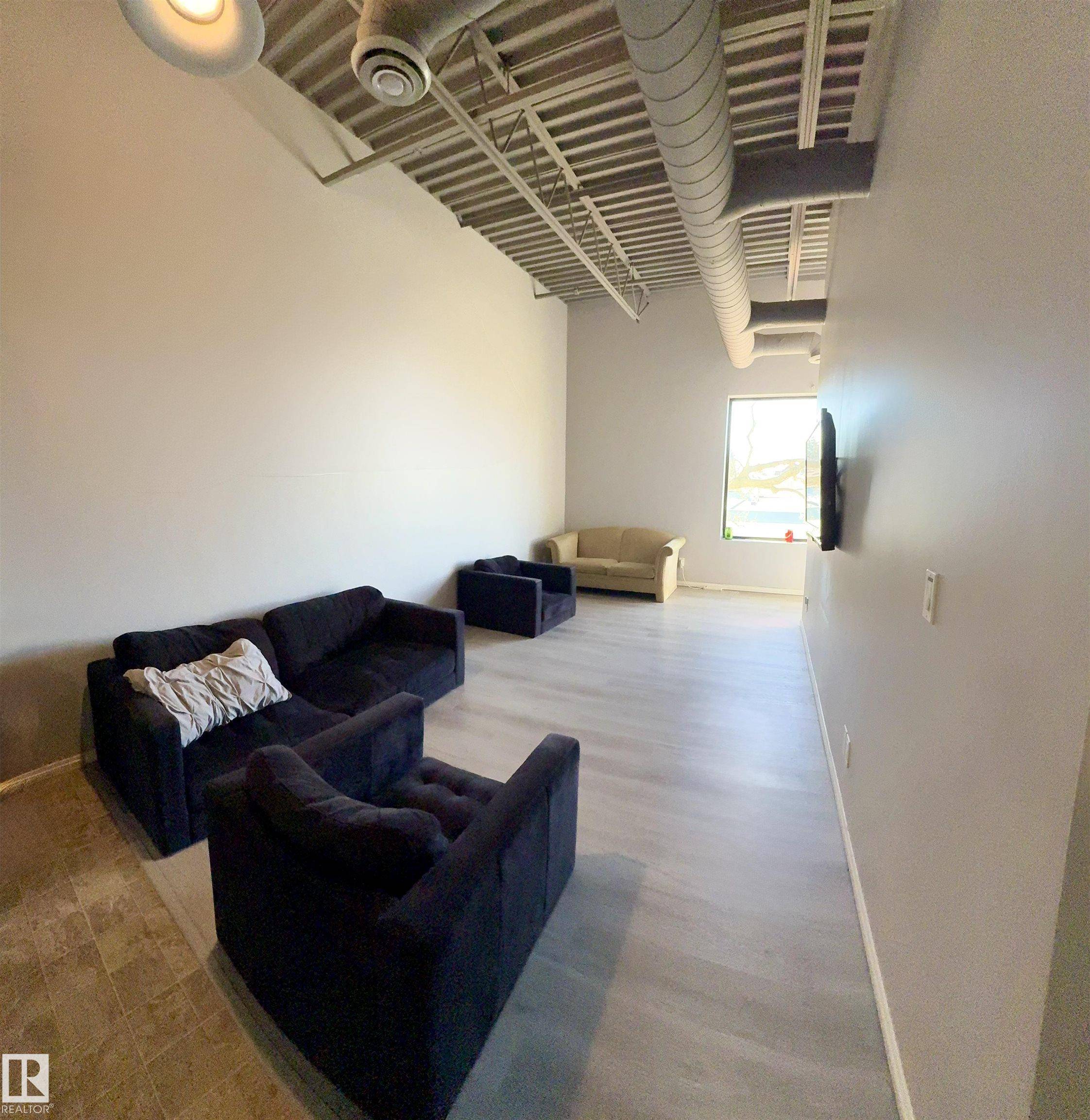 Fort Saskatchewan, AB T8L 2C7,#212 9817 103 ST