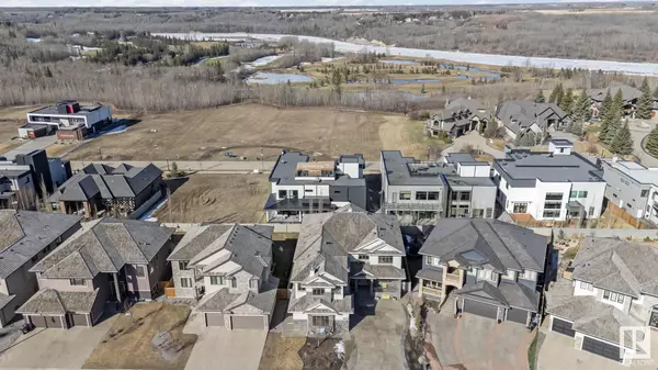 Edmonton, AB T6W 2L2,3652 WESTCLIFF WY SW