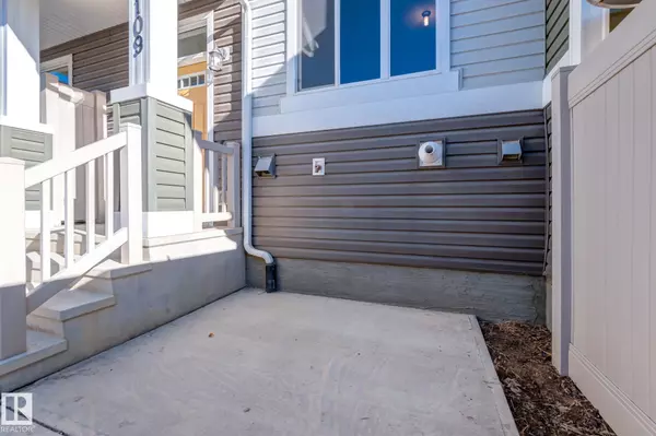 Edmonton, AB T6W 3M4,#109 2905 141 ST SW